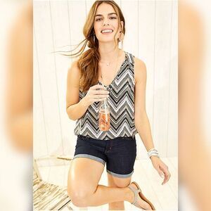 Maurices Chevron Sleeveless V‑Neck Blouse - Black Peach White Green - Size L